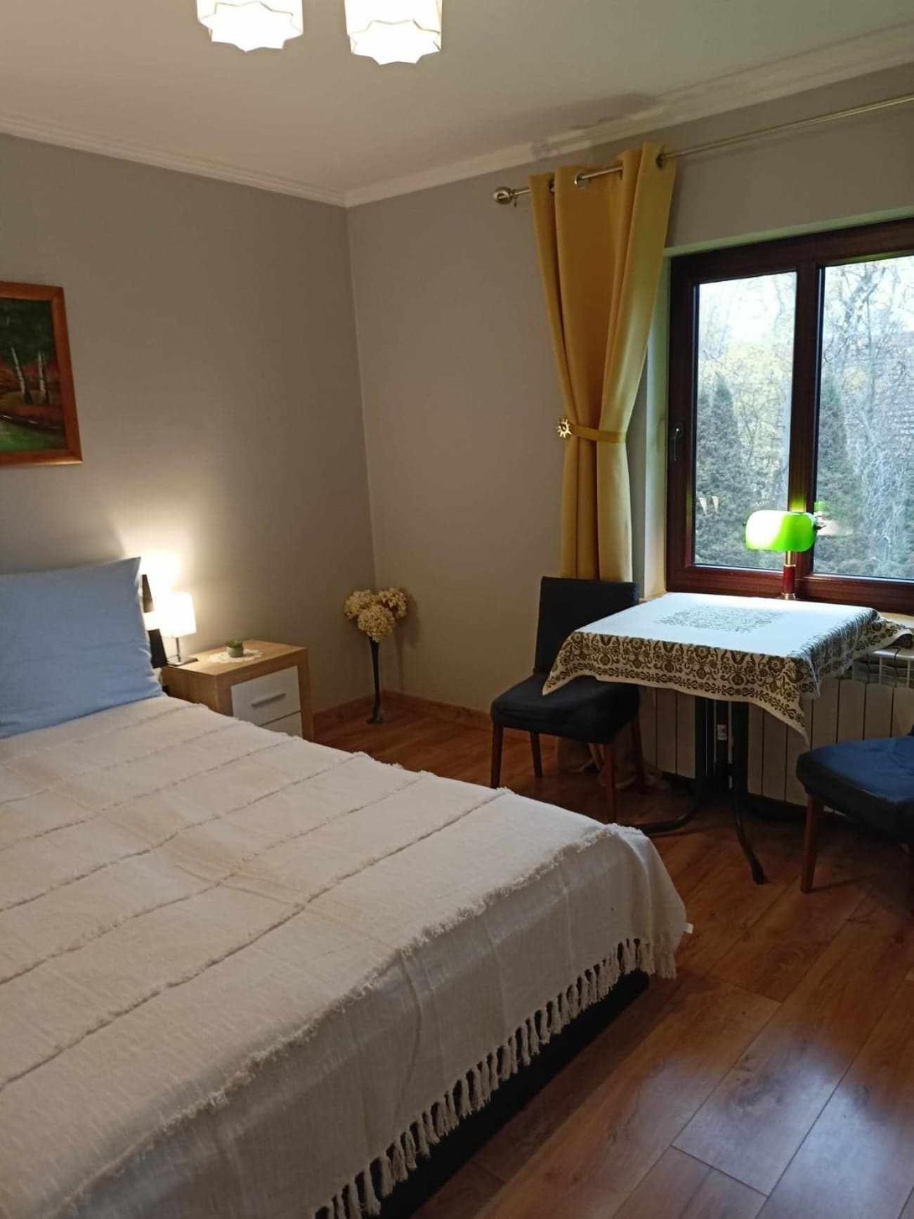 Mroczkowka Apartment Debowiec  Ngoại thất bức ảnh